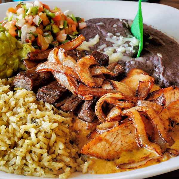 Dos Amores Tex Mex & Lounge - photo 5