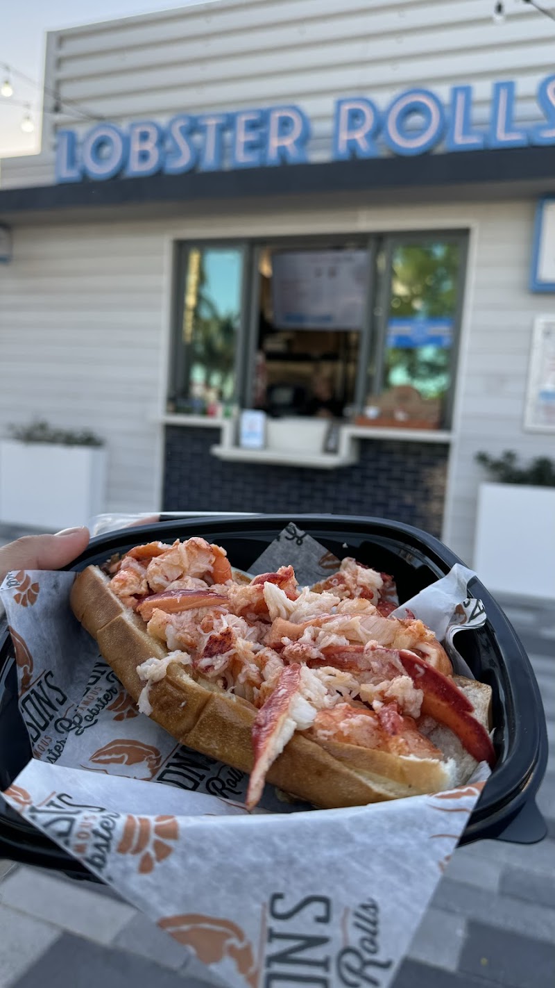 Mason's Famous Lobster Rolls - photo 3
