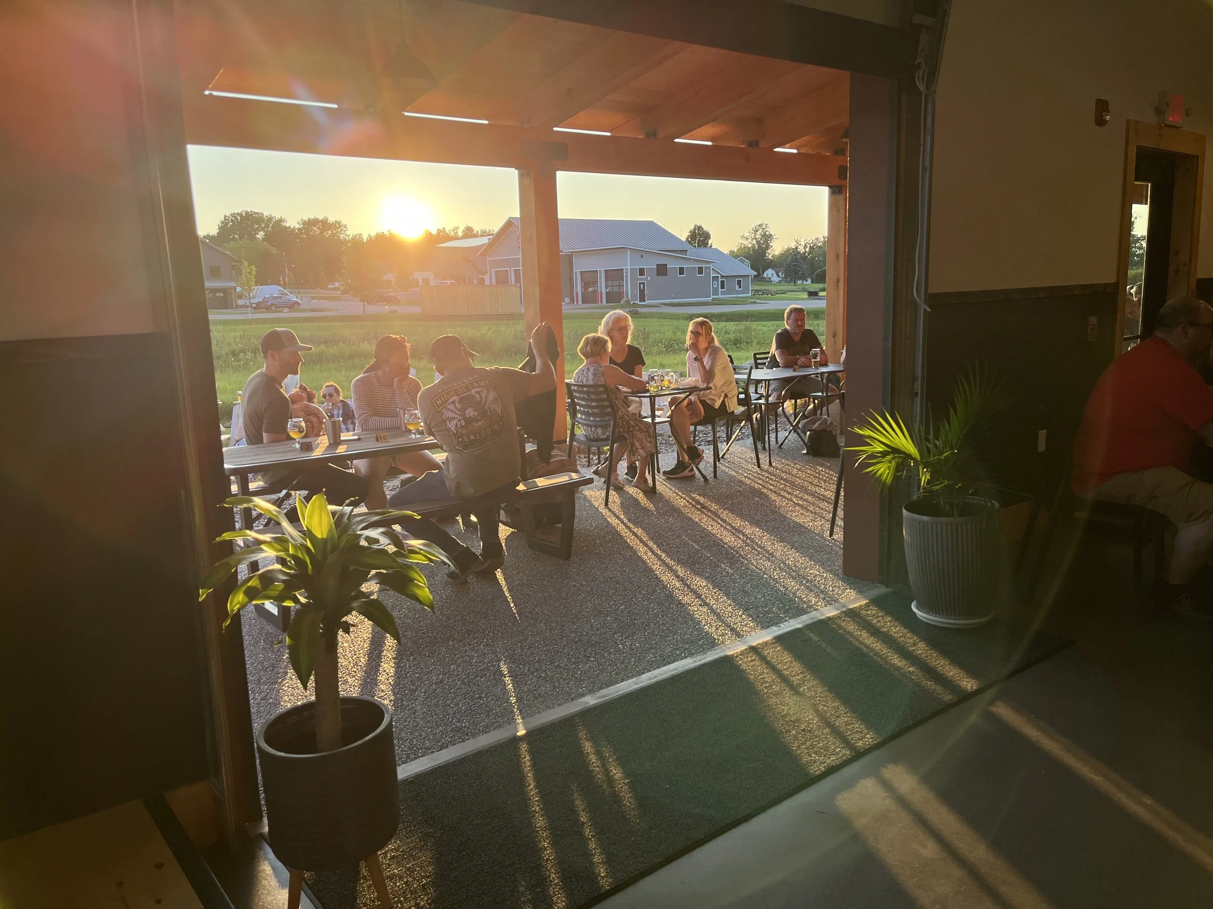 Two Heroes Brewery & Public House - photo 4