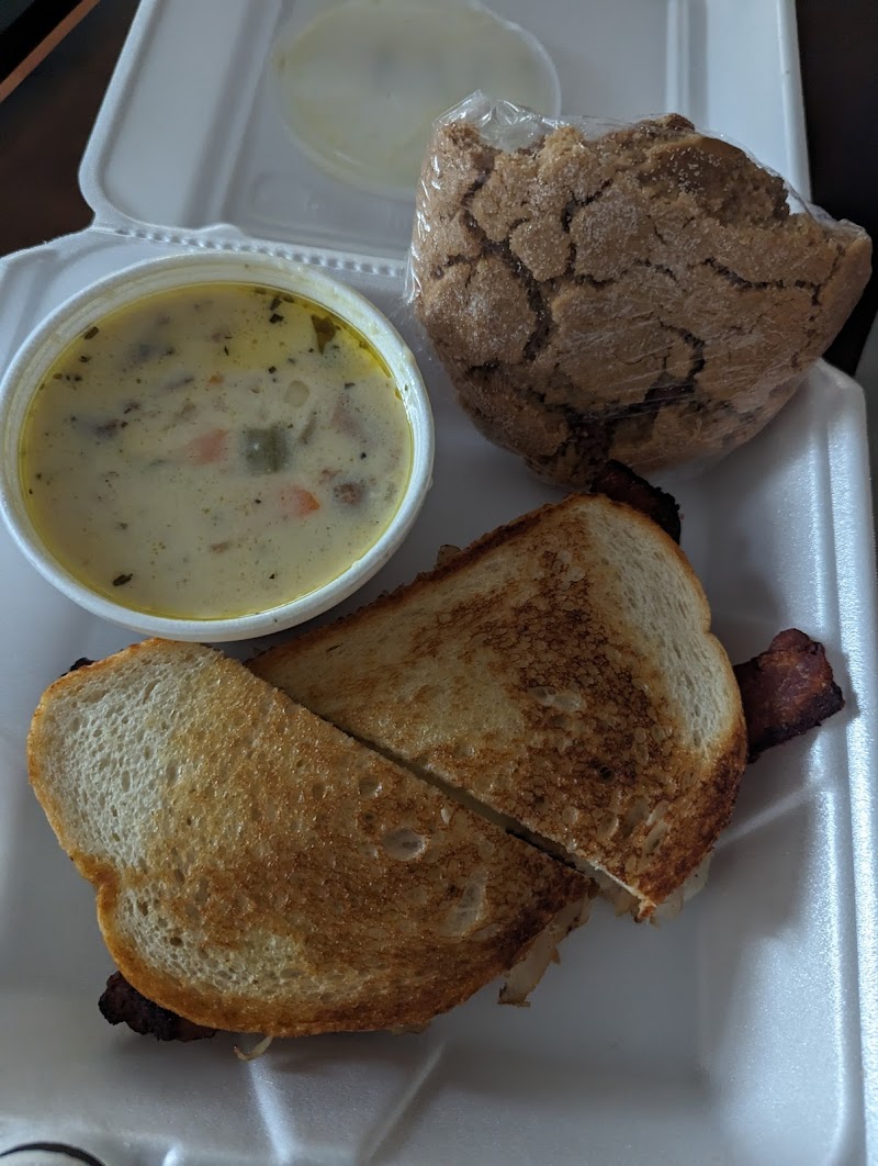 Midday Deli & Catering - photo 4