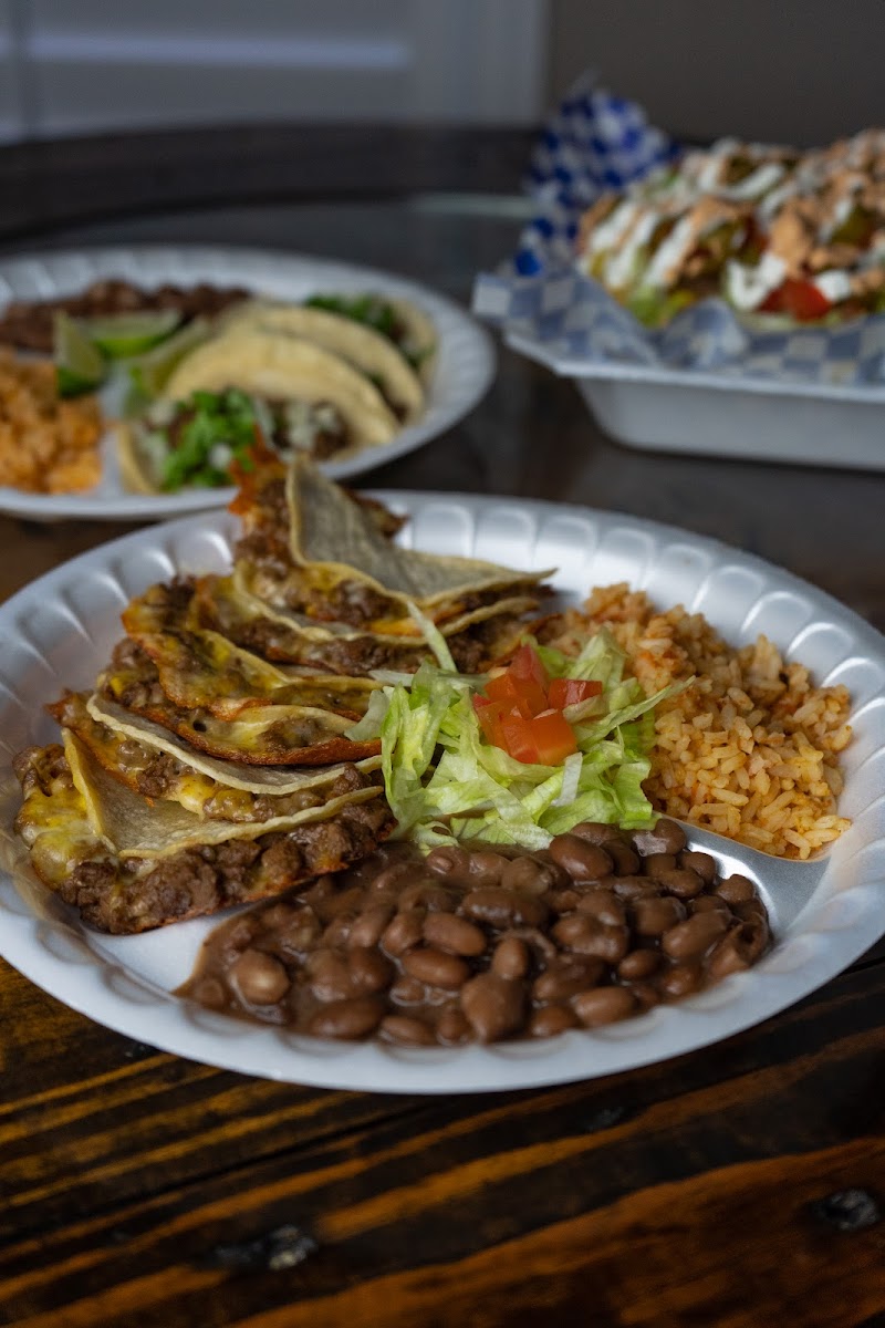 Rios Taco Shack - photo 3