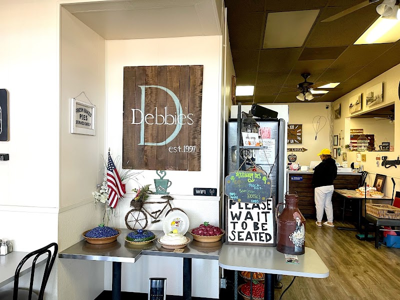 Debbie's Restaurant & Pie Shoppe - photo 3
