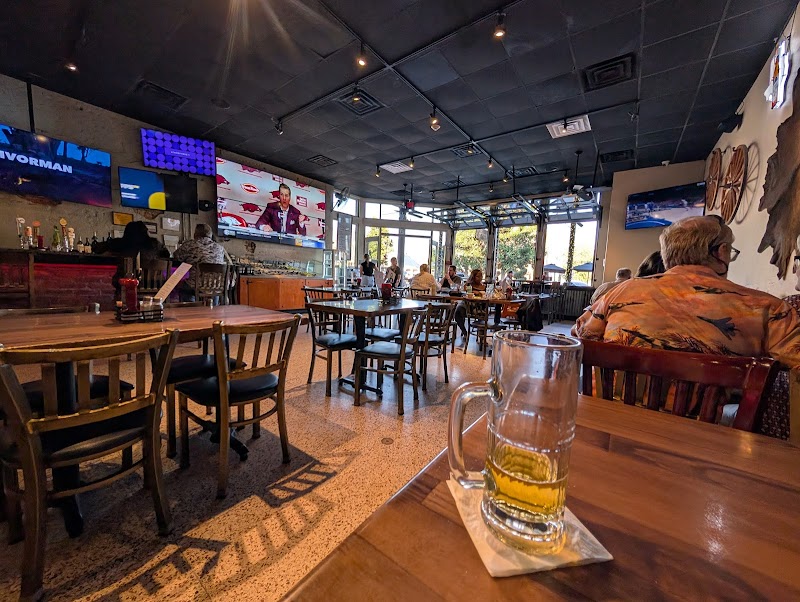 Corner Grub House - photo 5