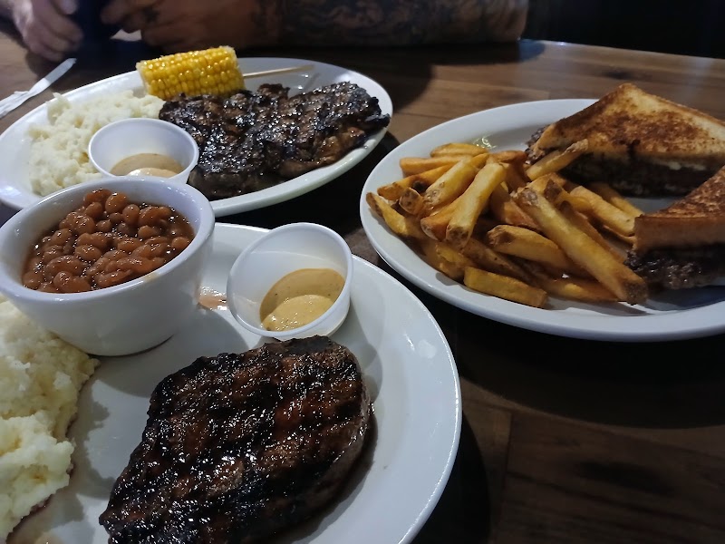 Corner Grub House - photo 3