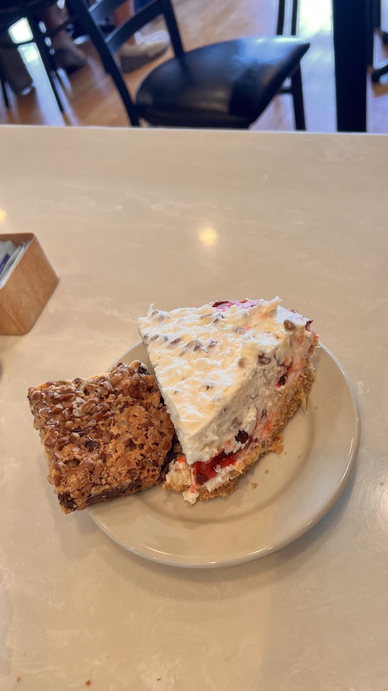Savannah Cafe & Bakery - photo 3