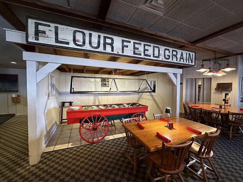 Machine Shed Restaurant - photo 4