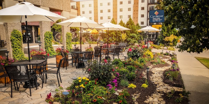 Twigs Tavern and Grille - photo 4