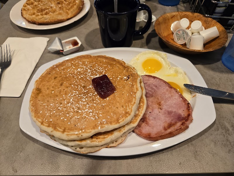 Akron Family Restaurant - photo 3