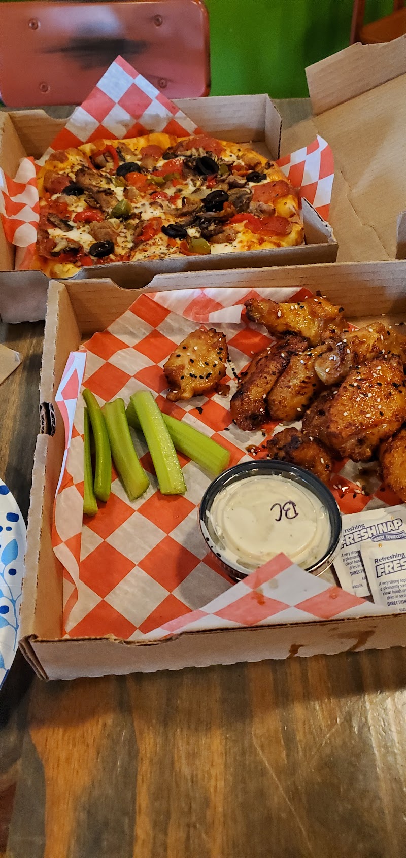 The Wooden Paddle Pizza & Wings Food Truck - photo 2