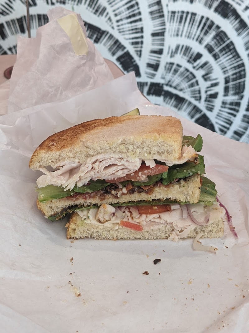 Lindsay's Boulder Deli - photo 3