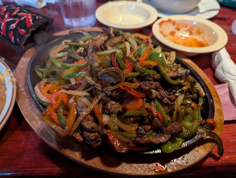 Los Tres Hermanos Mexican Restaurant - photo 2
