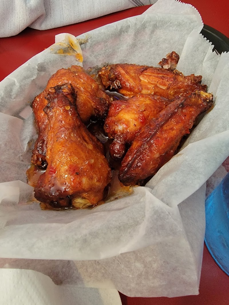 Erickson's Smokehouse Bar & Grill - photo 2