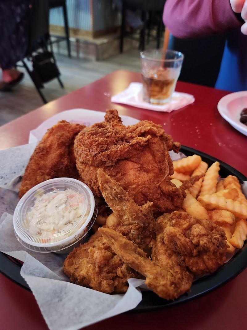 Erickson's Smokehouse Bar & Grill - photo 5