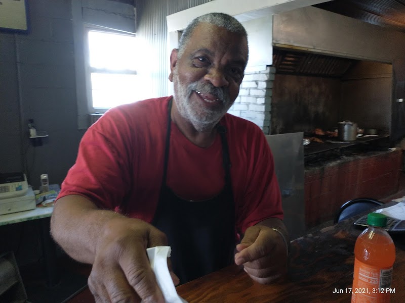 Hamilton's Bar-B-Q - photo 5