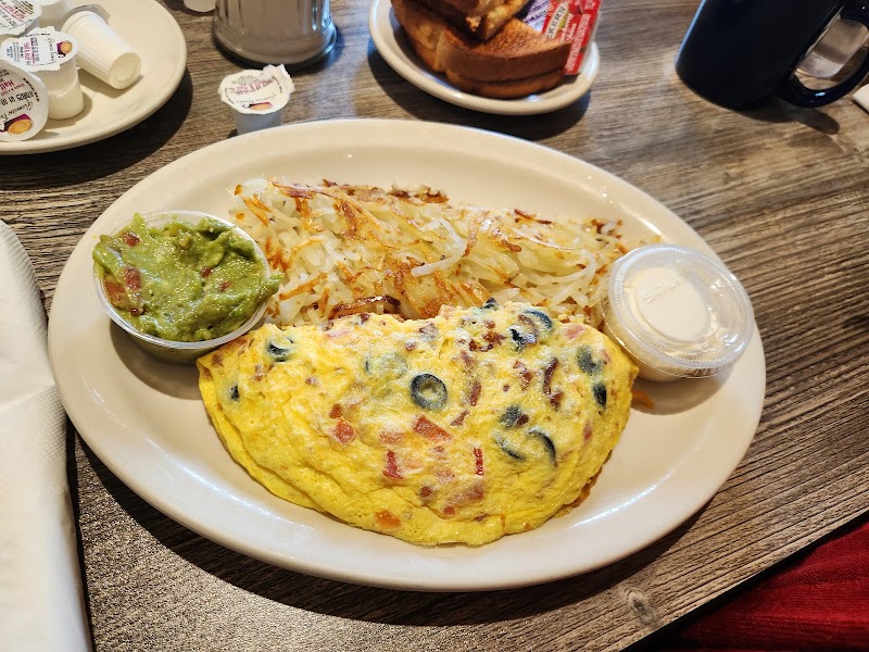 Holiday's Restaurant - photo 4