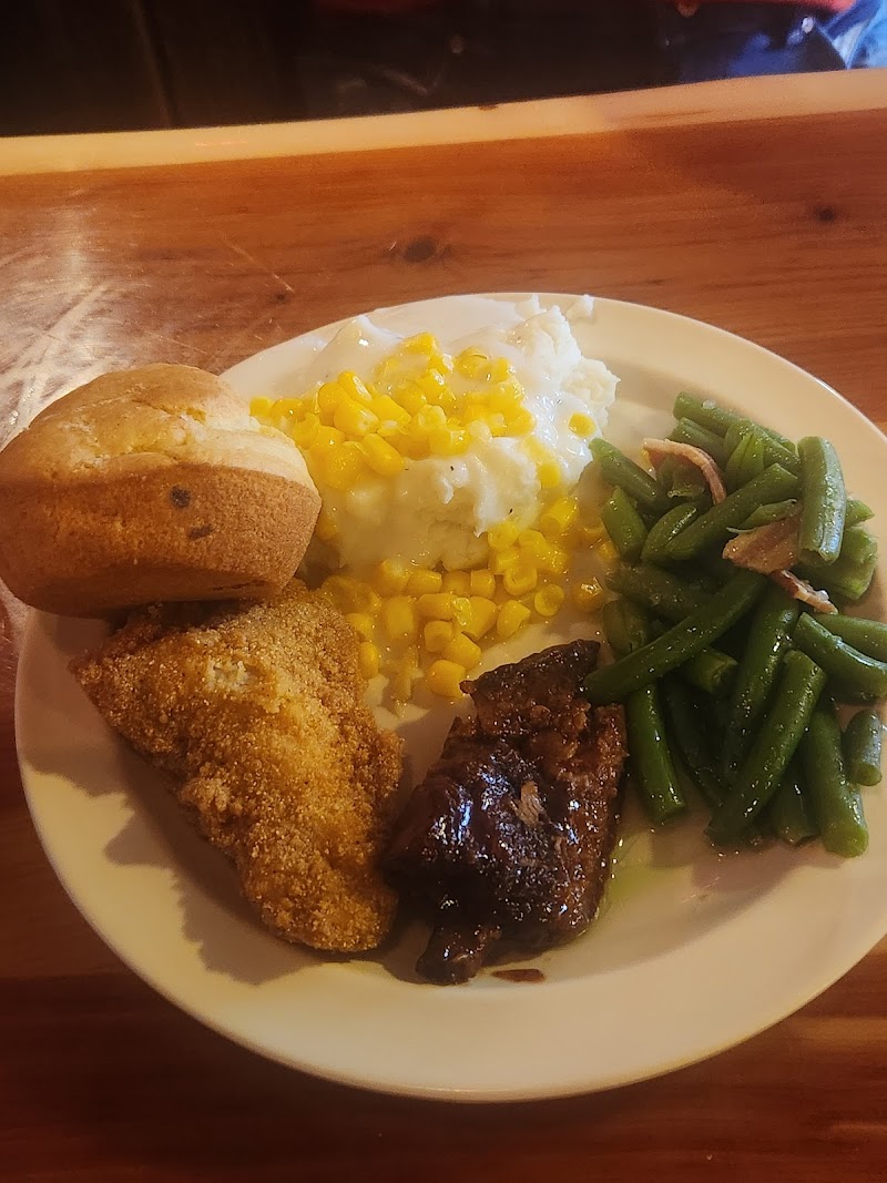 Pistol City Restaurant & Saloon - photo 4