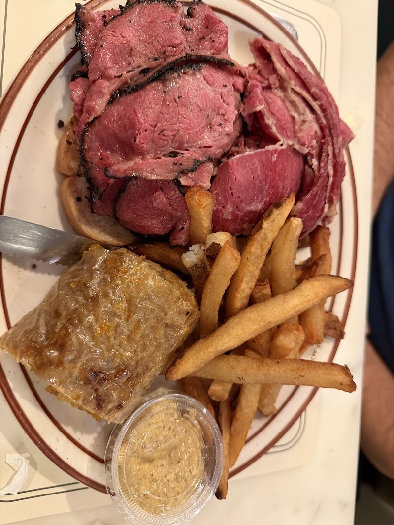 Zan's Deli - photo 3