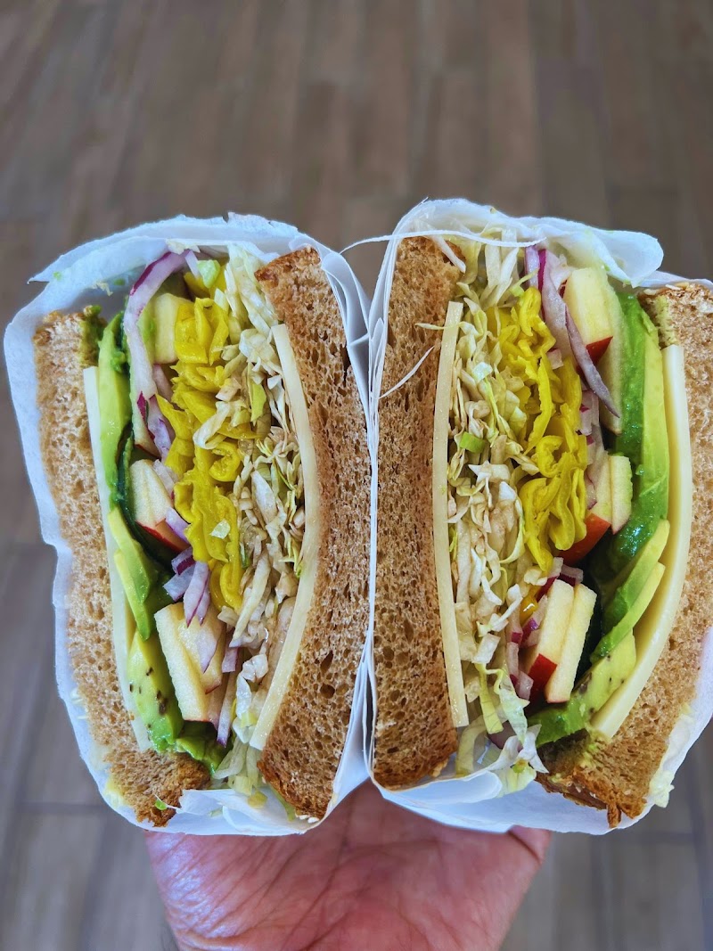 L J's Deli - photo 2