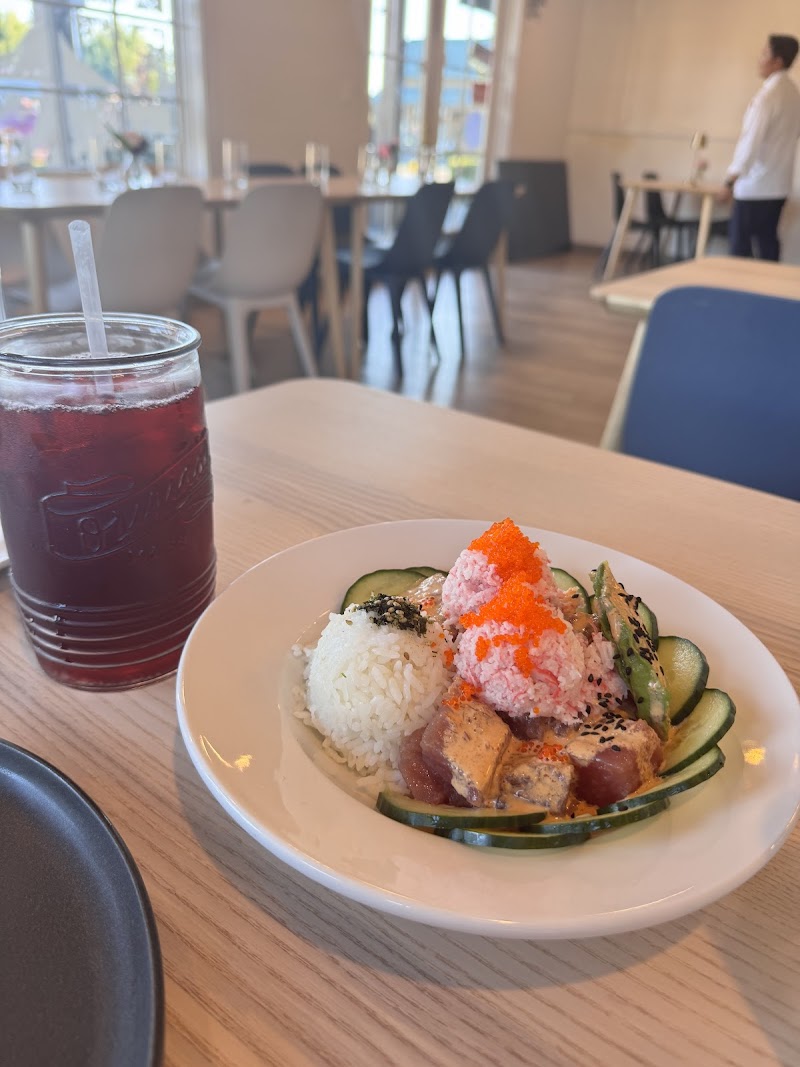 Bonito Poke Hawaiian Cafe - photo 2