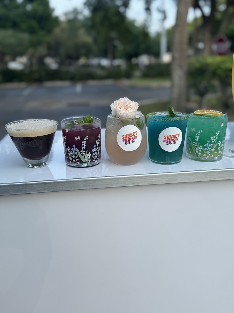 Sunset Sips Mobile Bar - photo 2