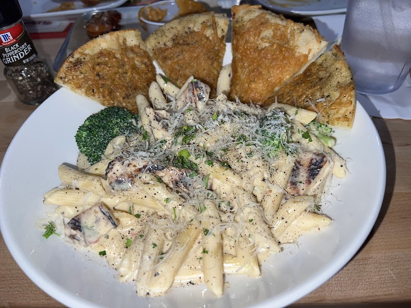 Boston's Restaurant & Sports Bar - photo 5