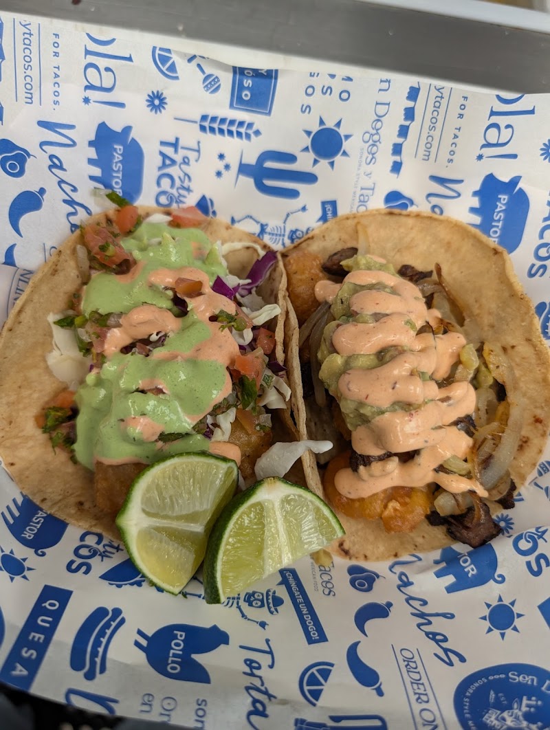 Son Dogos y Tacos. Sonora Style Mexican Food - photo 3