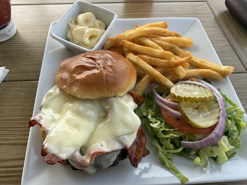 The Club Restaurant & Pub - photo 4
