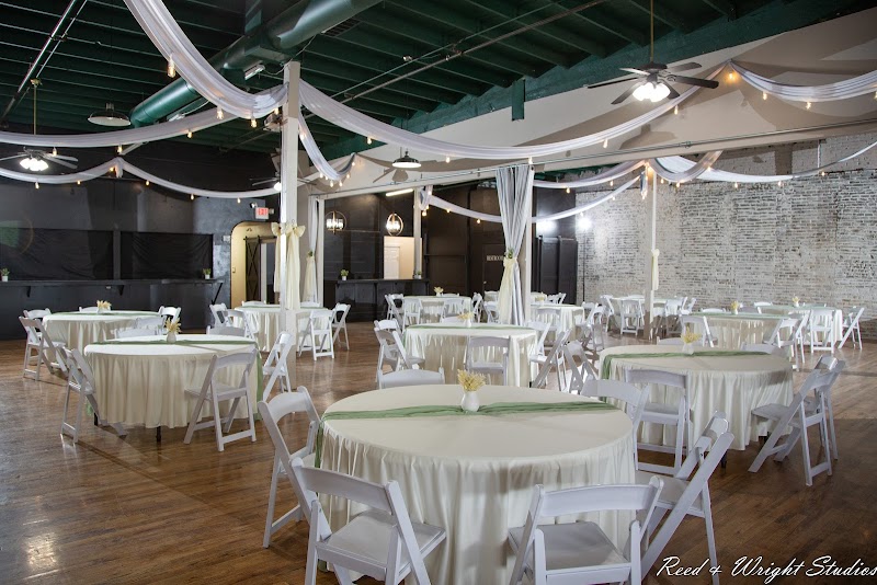 Lê Brigê Catering and Fifth Avenue Point Event Center - photo 5