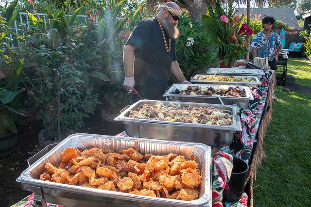 Islanders Luau Dancers & Hawaiian Catering - photo 3