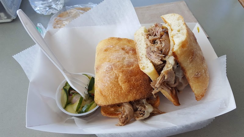 Lemon & Oil Deli Catering - photo 3