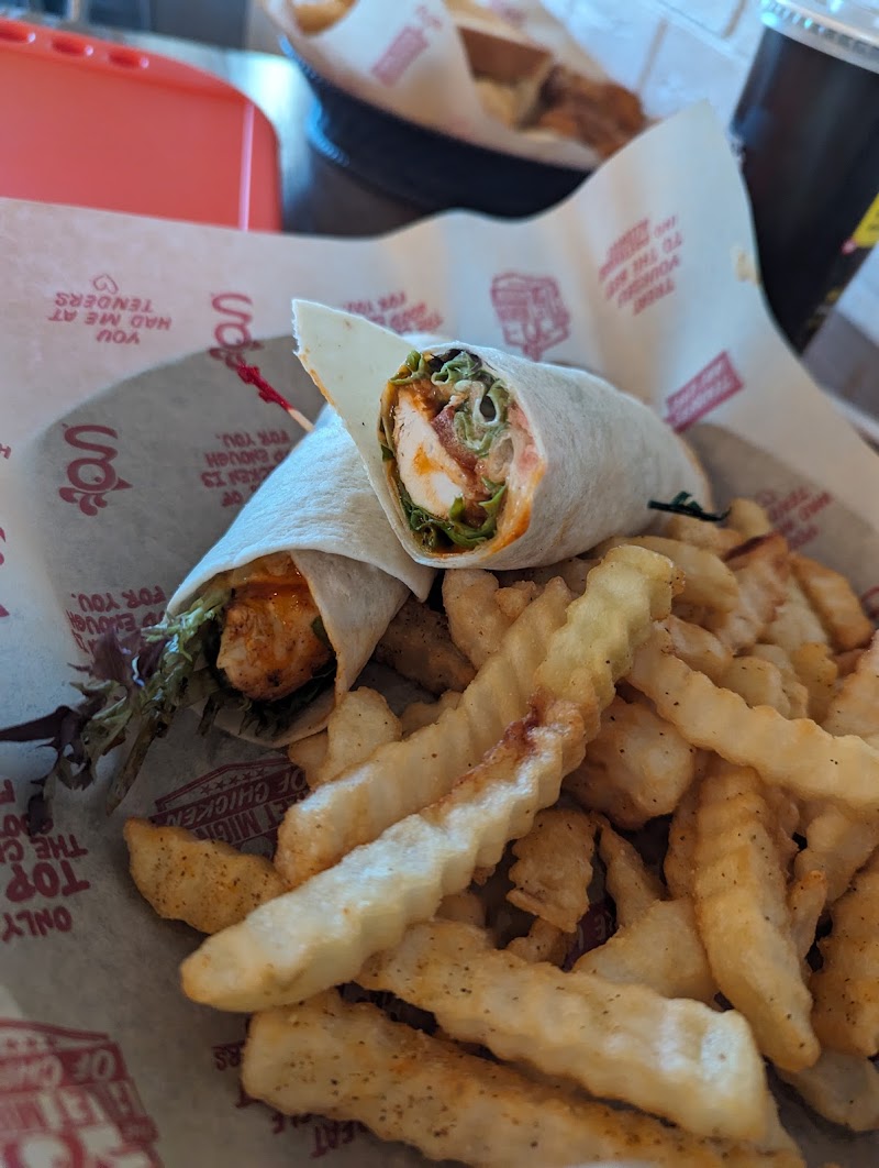 Huey Magoo's Chicken Tenders - Centerville - photo 4
