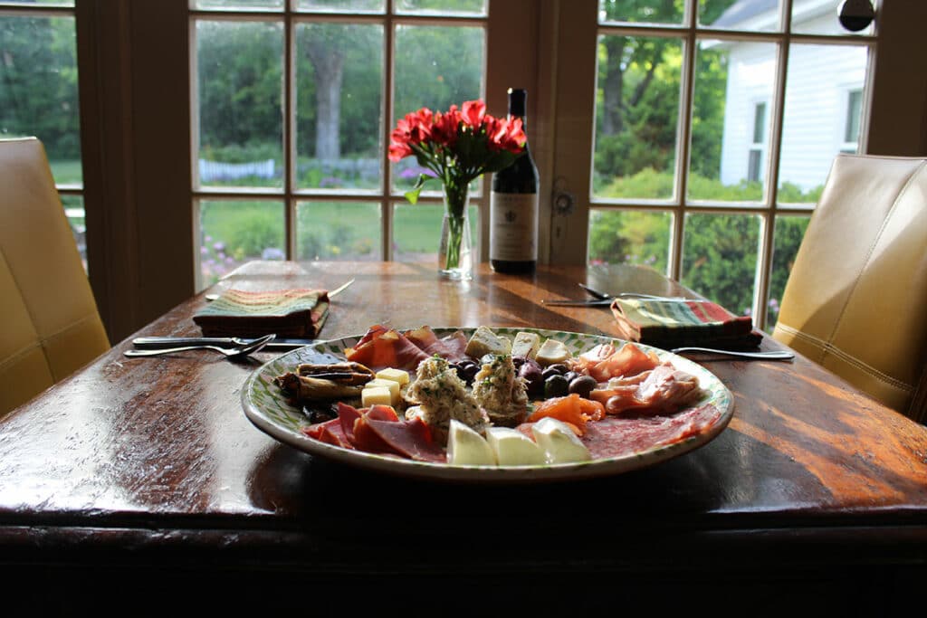 King Hill Inn & Kitchen - Catering in New London, New Hampshire