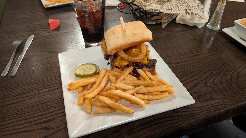 Depot Smokehouse and Tavern - photo 3