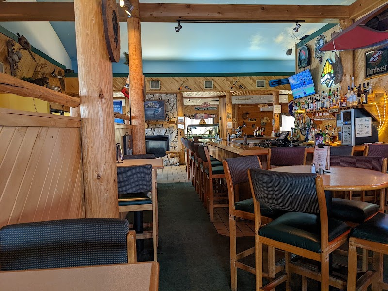 Adventures Restaurant & Pub - photo 3