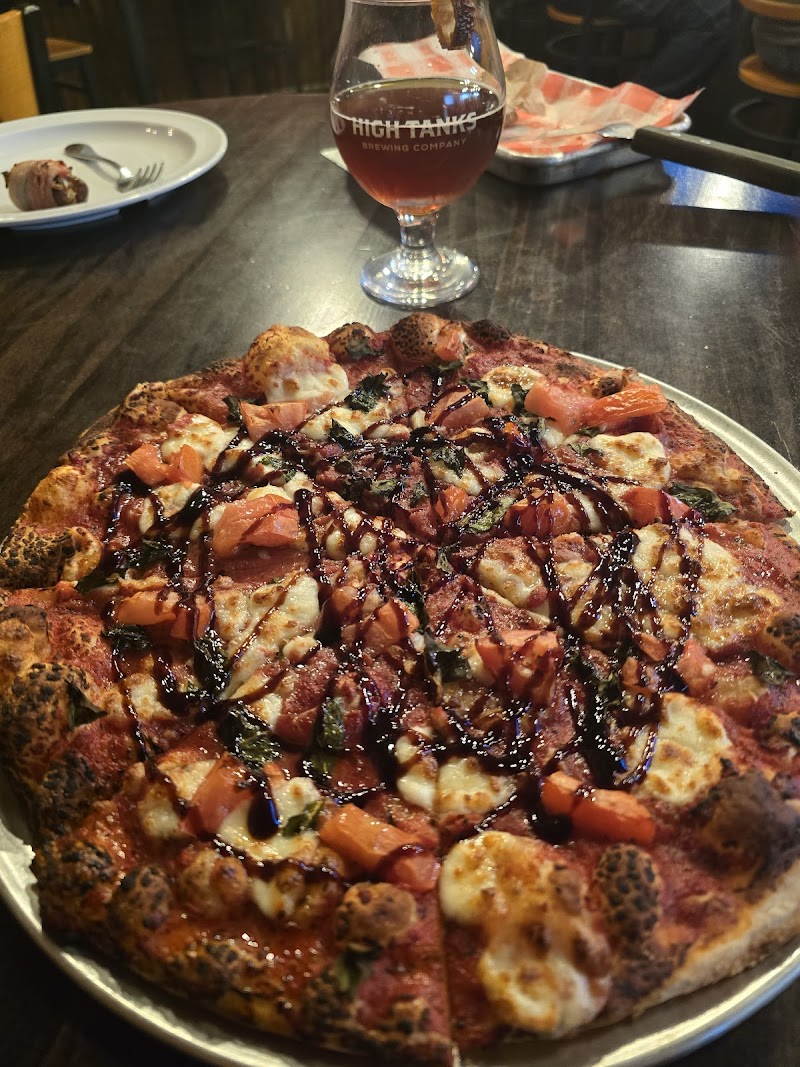 High Tanks Brewing Taproom & Pizzeria - photo 3