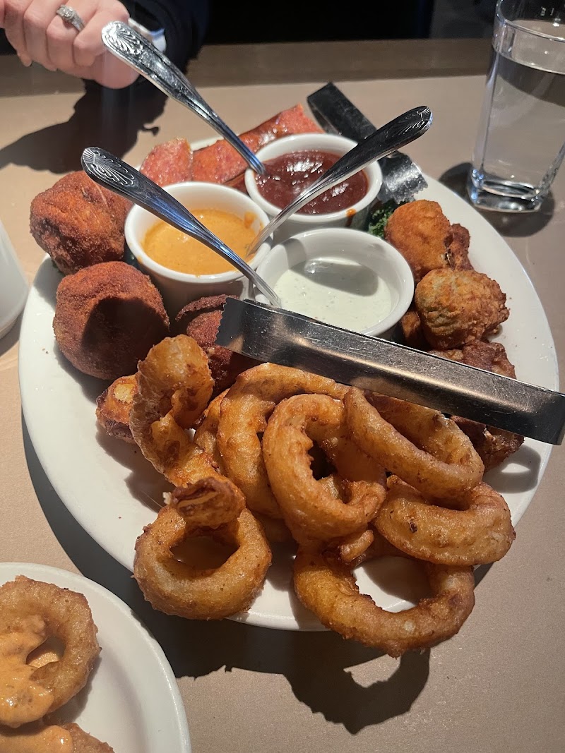 Perry & Sons Market & Grille - photo 5