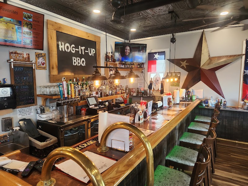 Hog-it-up BBQ, Bar & Saloon - photo 5