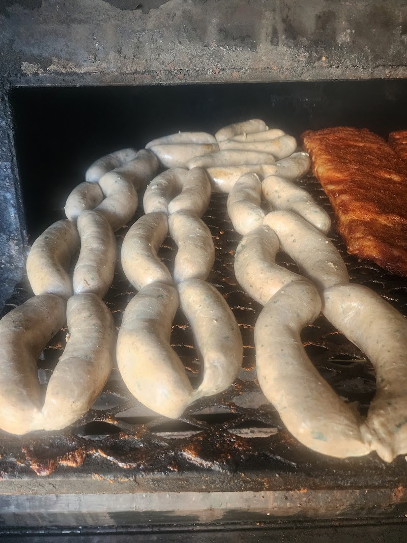 Hog-it-up BBQ, Bar & Saloon - photo 4