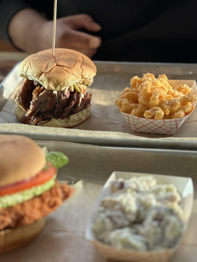 Batesy’s BBQ and Bar - photo 2