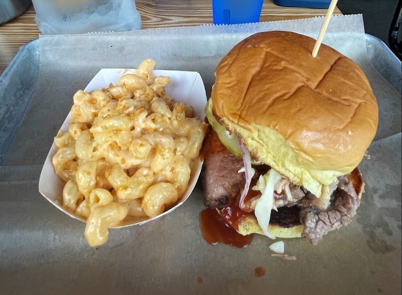 Batesy’s BBQ and Bar - photo 3