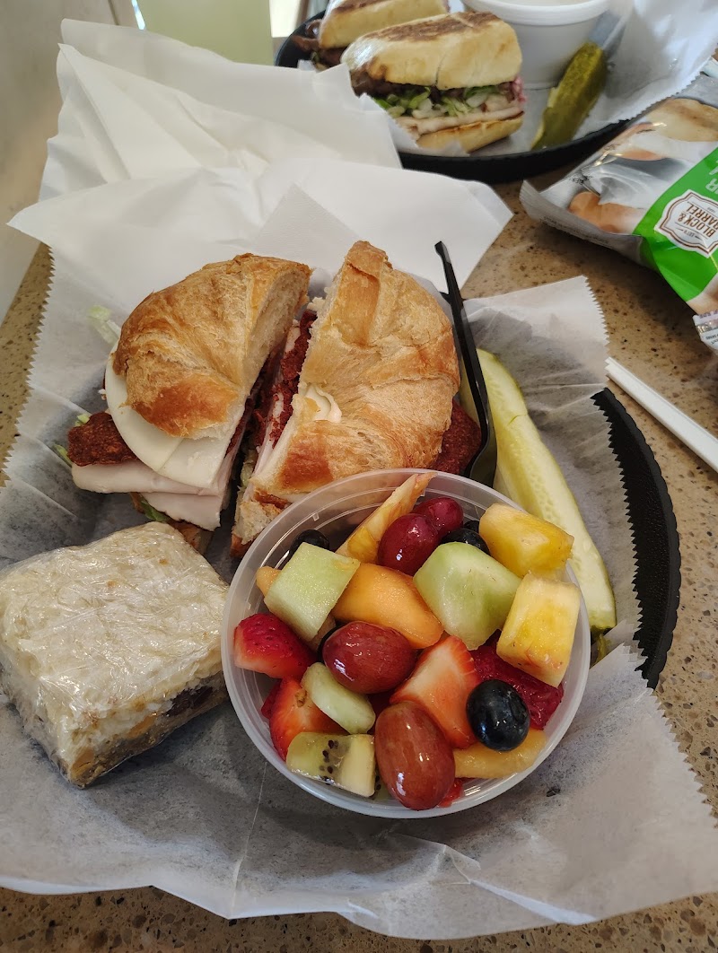 The Picnic Basket Restaurant & Gourmet Food Works Catering - photo 4