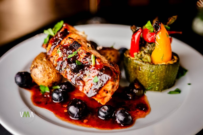 Meez Market & Catering - photo 4