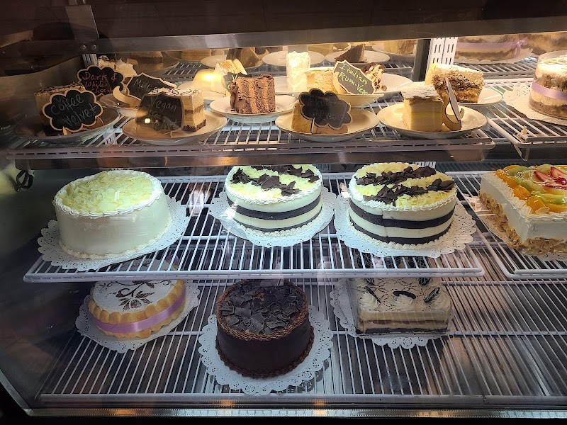 Dama Restaurant and Pastry - photo 4