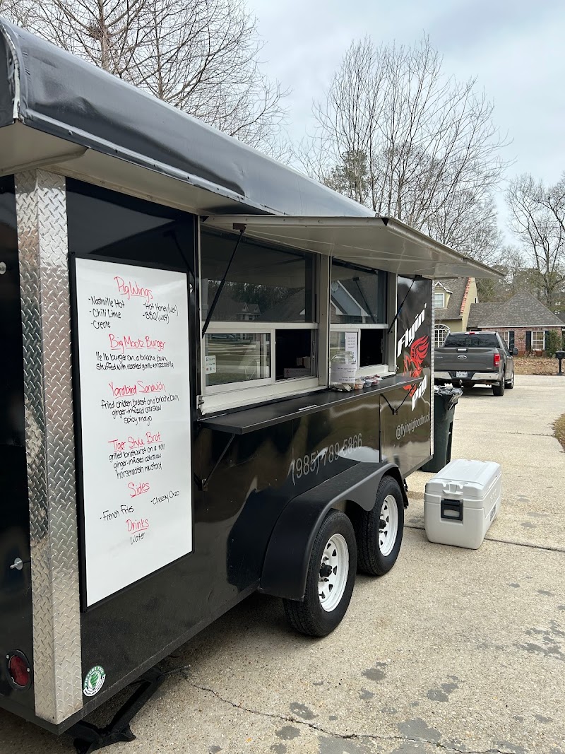 Flyin Pig Food Truck - photo 4