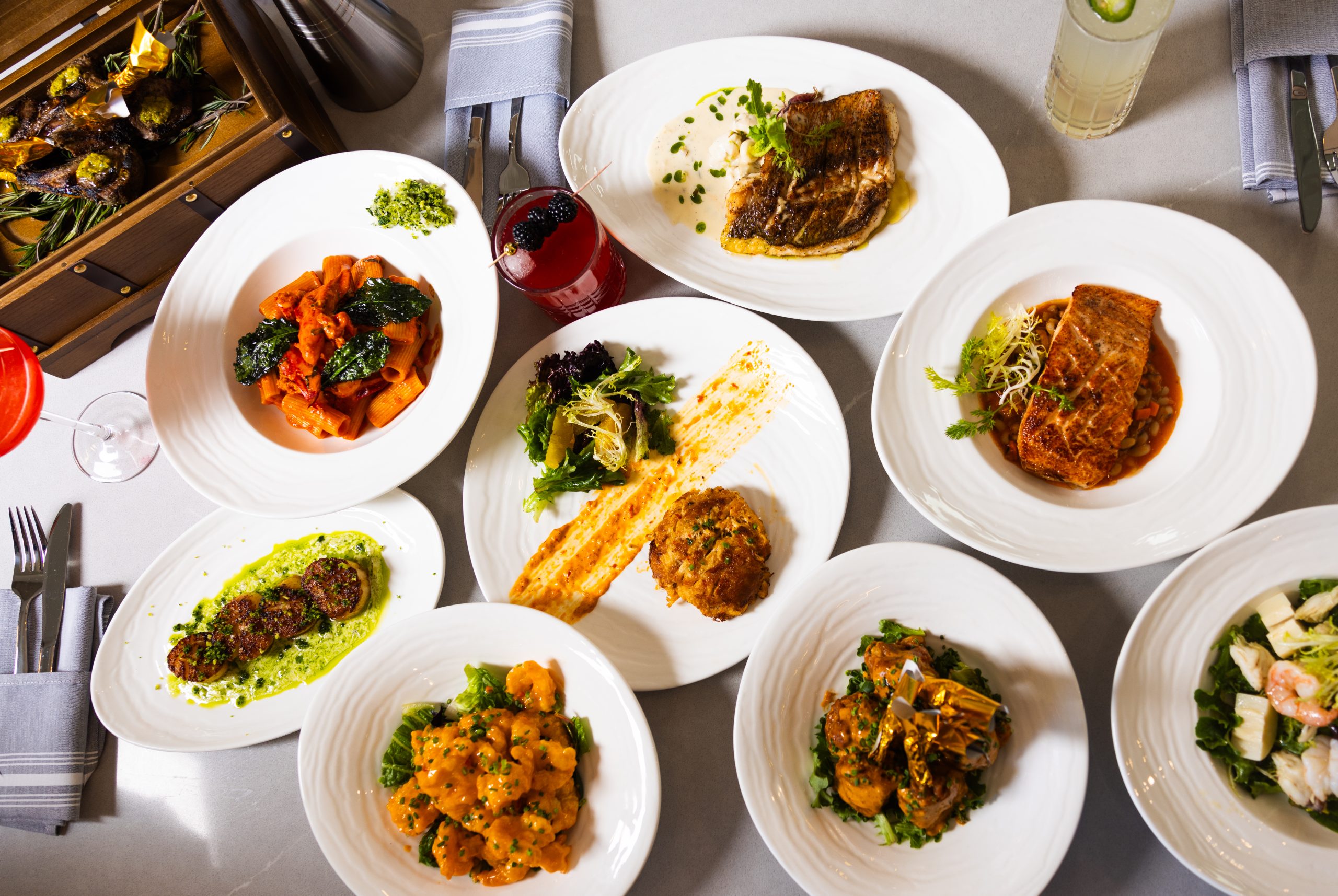 OU LA Restaurant & Bar - photo 2
