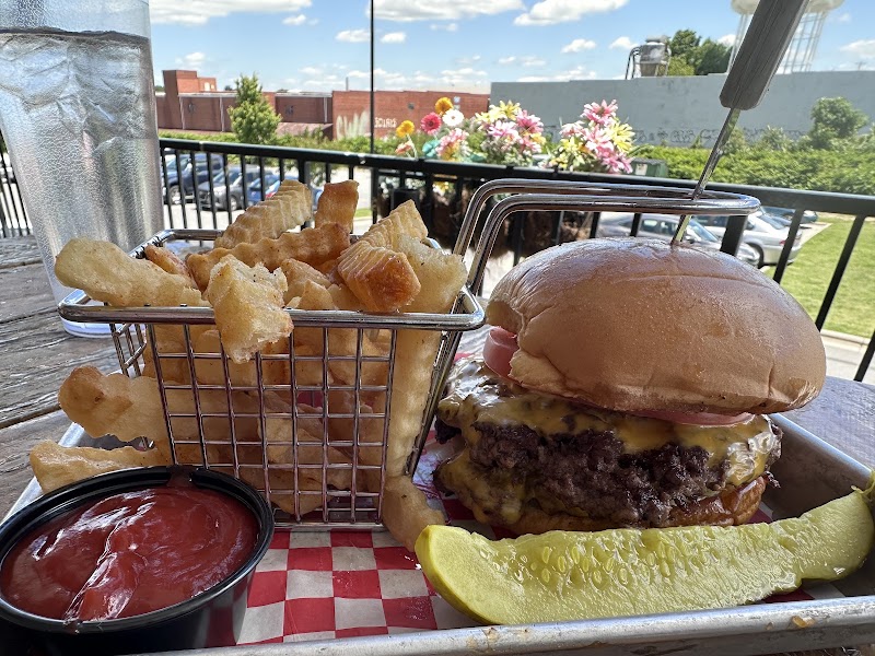 Earl's Restaurant & Bar - photo 3