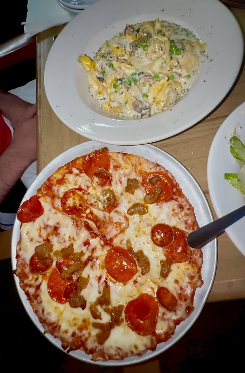 Li'l Rizzo's Restaurant - Lake Ozark - photo 3