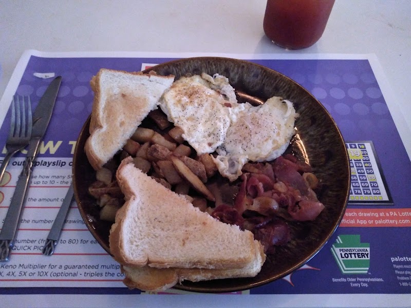 Roundhouse Tavern - photo 4