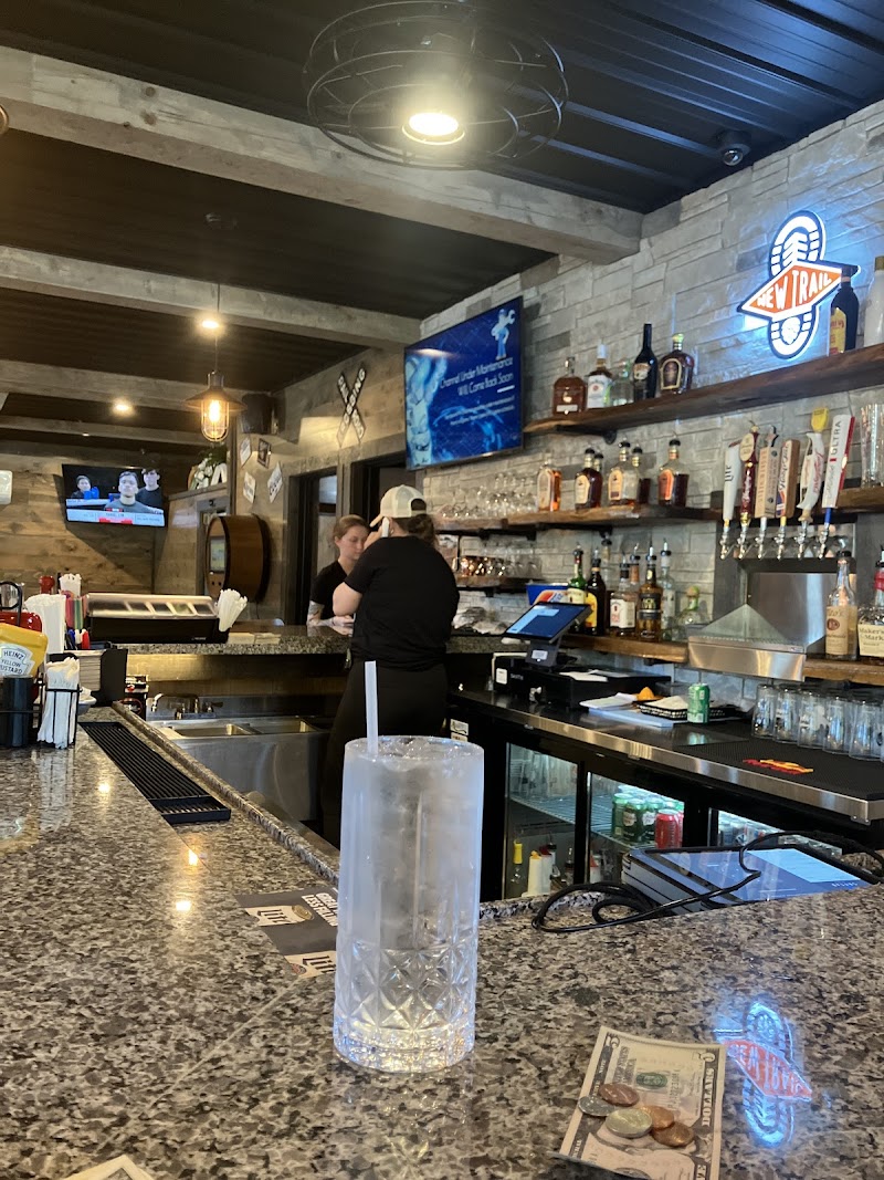 Roundhouse Tavern - photo 2