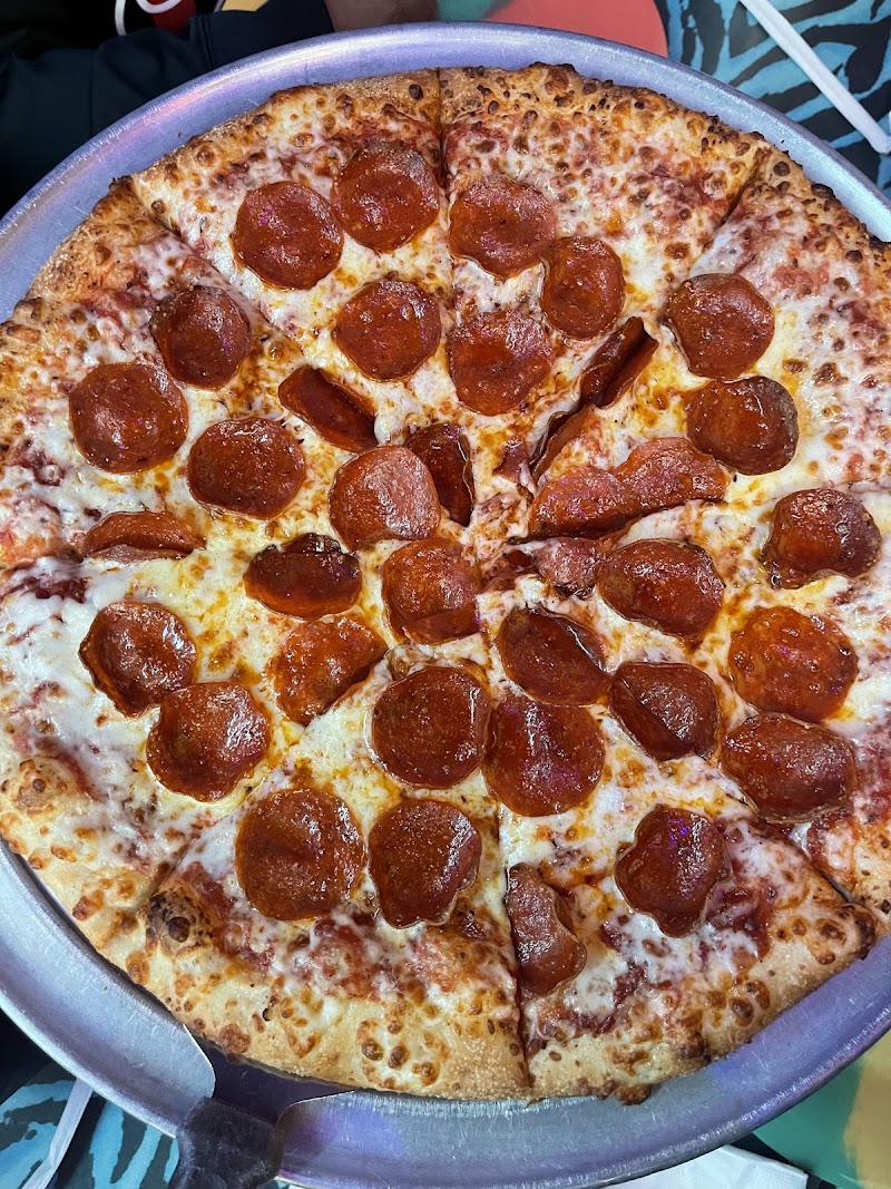 Gooey's Pizza Jesup - photo 2